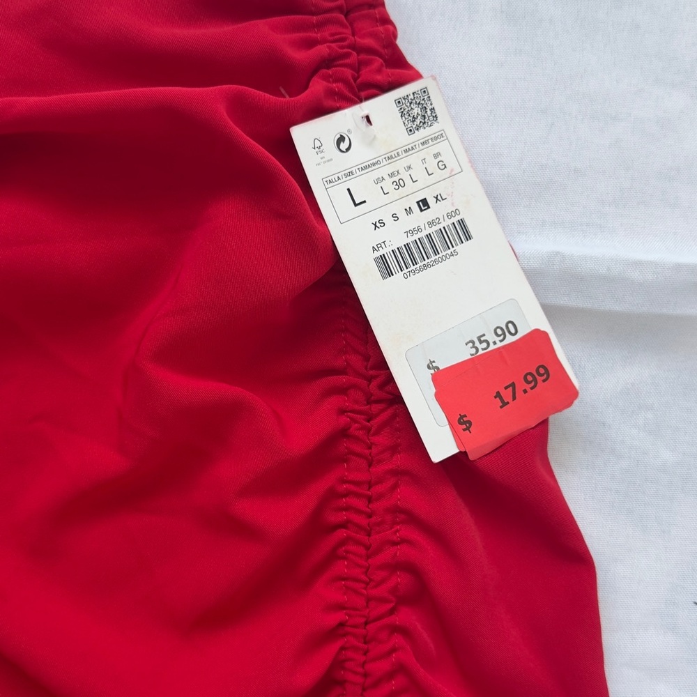 Chic Red Pencil Skirt - Picture 3 of 6